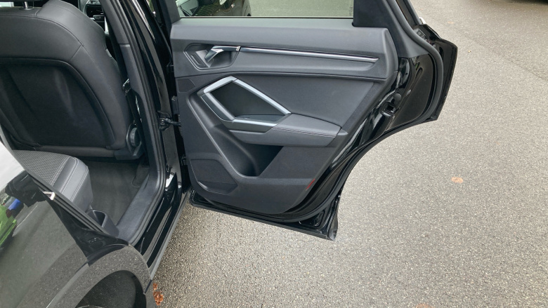 Audi Q3 35 TDI S Line 5dr S Tronic Diesel Estate